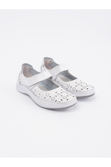 prolamovaný vzor sandály  bílé 2