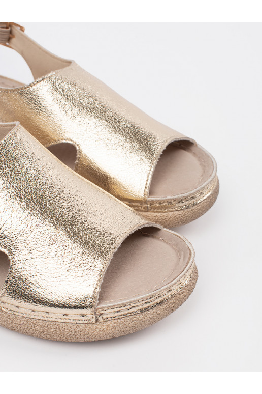 zlaté barvy  sandály 