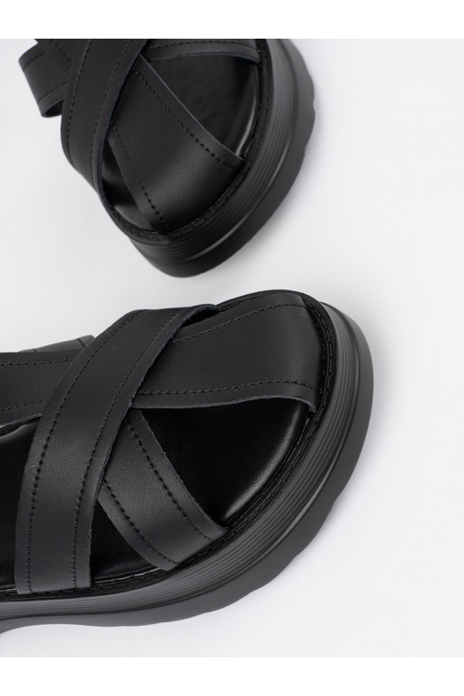 Černé sandály s masivním podpatkem