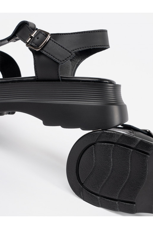 Černé sandály s masivním podpatkem