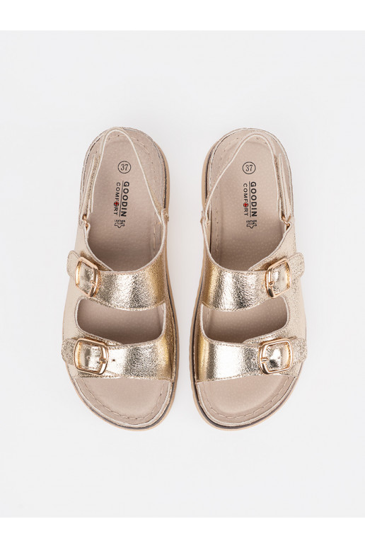 zlaté barvy sandály ze mi elementami