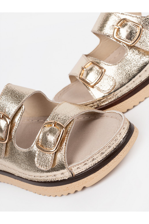 zlaté barvy sandály ze mi elementami