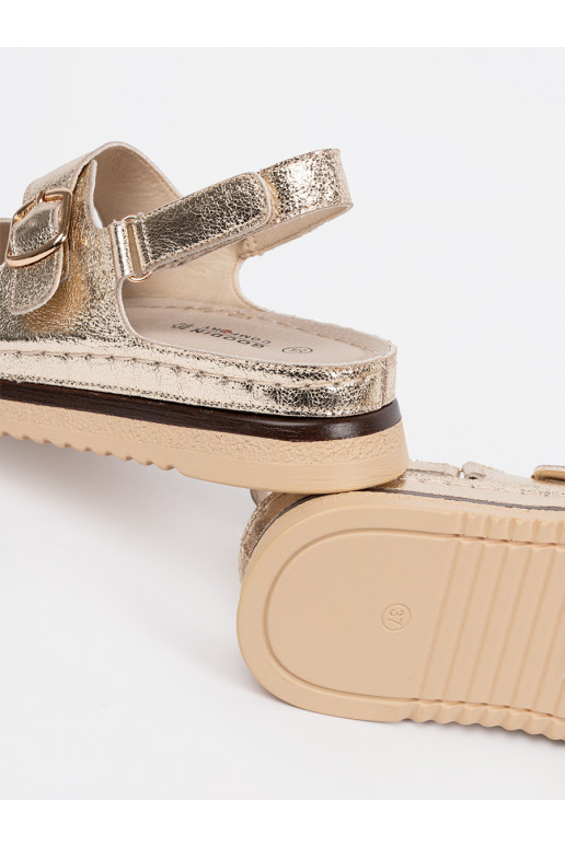 zlaté barvy sandály ze mi elementami