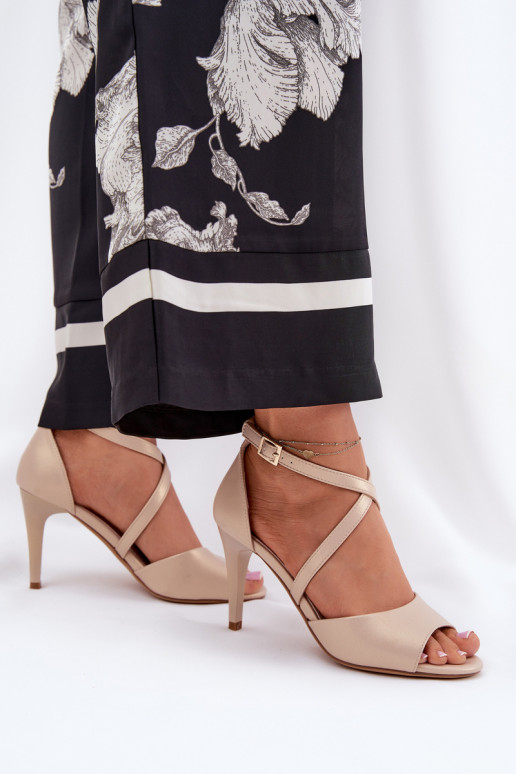 módní sandály s tenkými podpatky zlaté barvy Loressa módní sandály s tenkými podpatky zlaté barvy Loressa