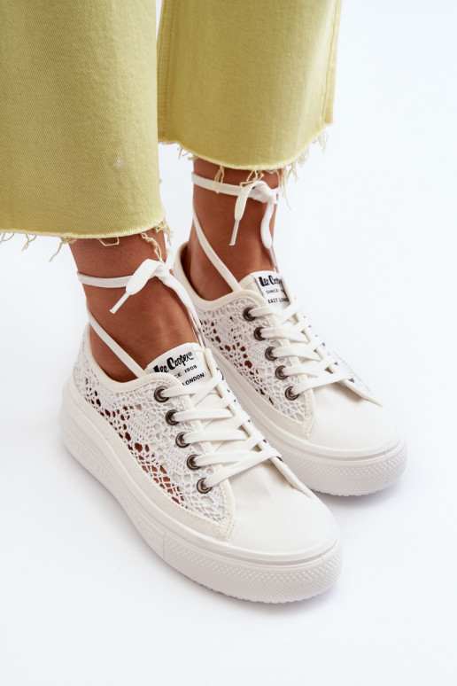 s krajkovými motivy Ležérní obuv Lee Cooper LCW-23-44-1617 bílé s krajkovými motivy Ležérní obuv Lee Cooper LCW-23-44-1617 bílé