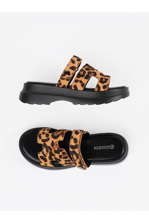 Pantofle  s platformou  Pantofle  s platformou