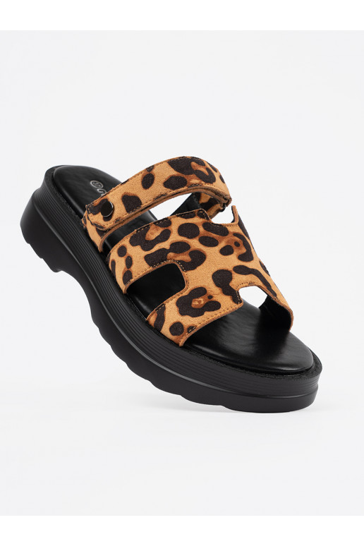 Pantofle  s platformou  Pantofle  s platformou