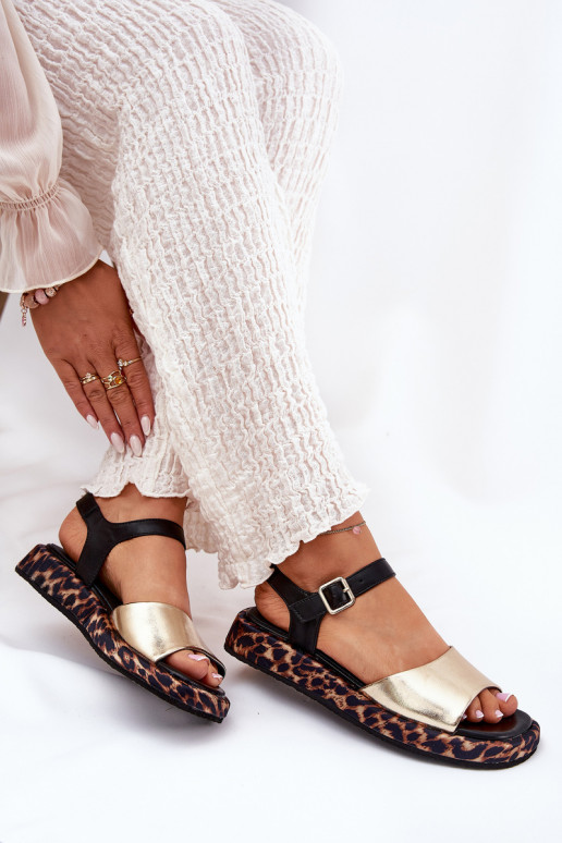 Žabky   s platformou a vzory S.Barski JC51-347 zlaté barvy Žabky   s platformou a vzory S.Barski JC51-347 zlaté barvy