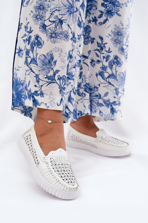 Dámské mokasíny s ažurovými prvky Vinceza 88028 bílé  Dámské mokasíny s ažurovými prvky Vinceza 88028 bílé