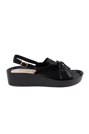 Černé sandály  ze skórzaną wkładką