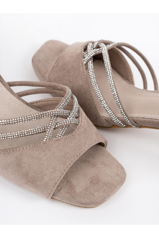 béžové sandály ze semiše na podpatku béžové sandály ze semiše na podpatku