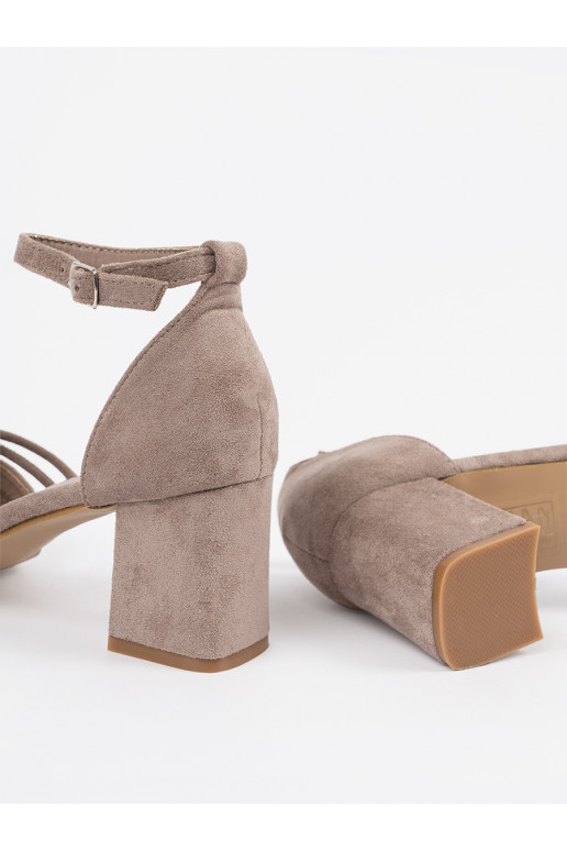 béžové sandály ze semiše na podpatku béžové sandály ze semiše na podpatku