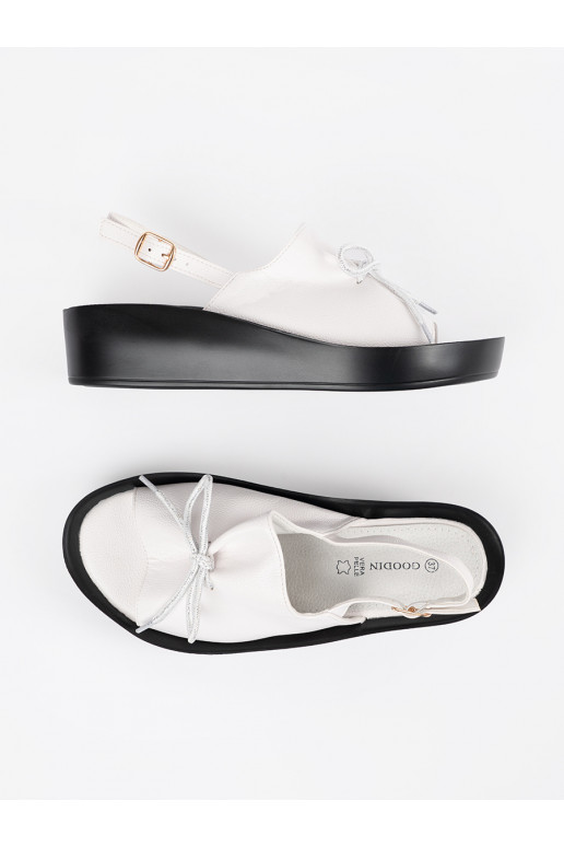 bílé sandály  ze skórzaną wkładką bílé sandály  ze skórzaną wkładką