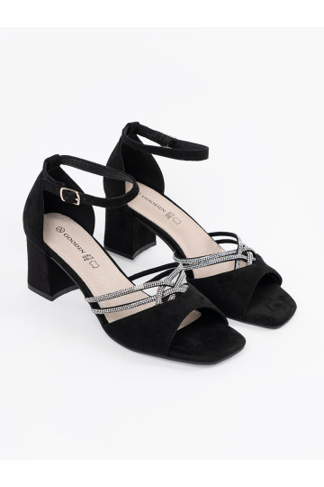 Černé sandály ze semiše na podpatku 2