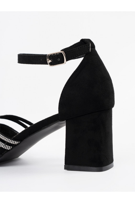 Černé sandály ze semiše na podpatku Černé sandály ze semiše na podpatku