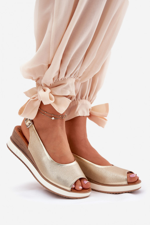 Sandály na platformě Artiker 56C2312 zlaté barvy  Sandály na platformě Artiker 56C2312 zlaté barvy