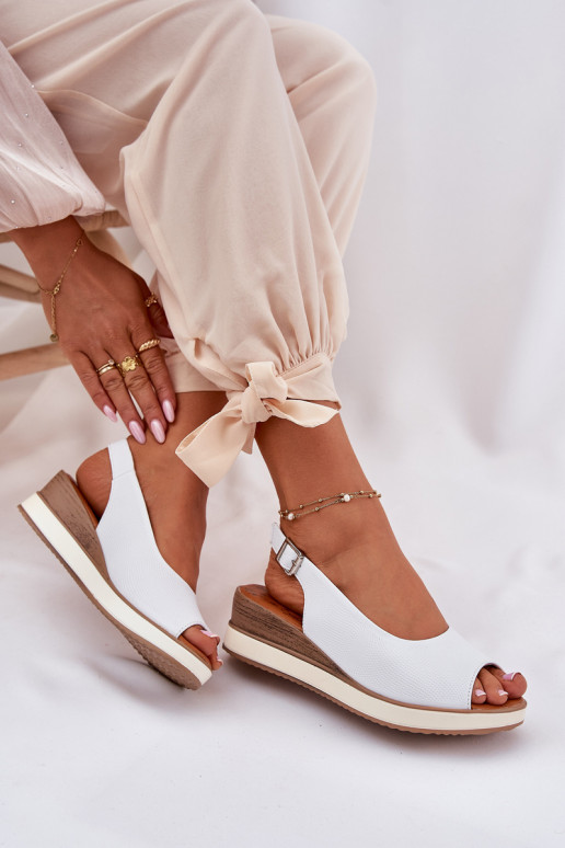 Sandály na platformě Artiker 56C2317 bílé  Sandály na platformě Artiker 56C2317 bílé