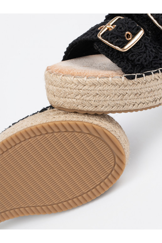 Pantofle Černé  s platformou  Pantofle Černé  s platformou