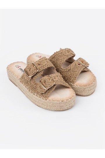 Pantofle   s platformou  2