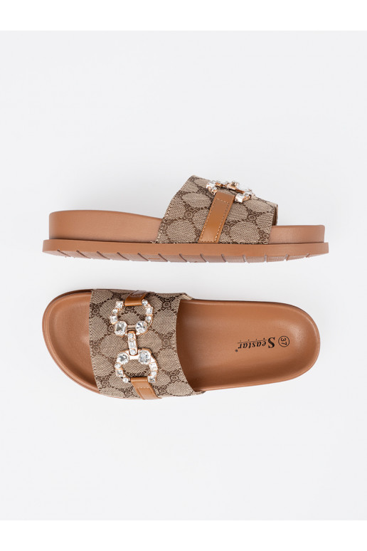 hnědá Pantofle ze zdobieniem hnědá Pantofle ze zdobieniem