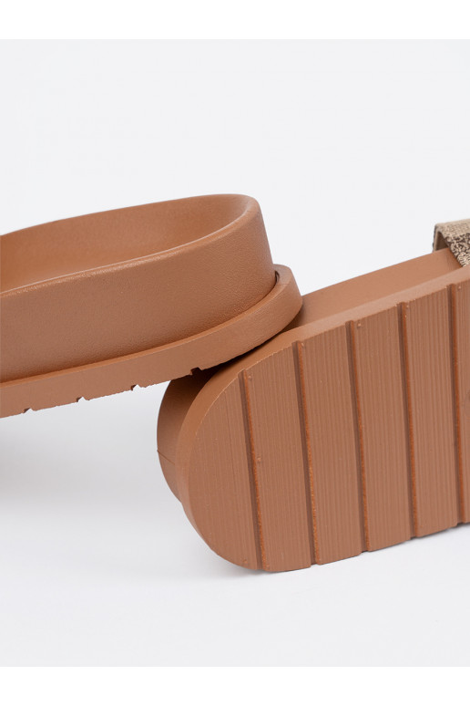 hnědá Pantofle ze zdobieniem hnědá Pantofle ze zdobieniem