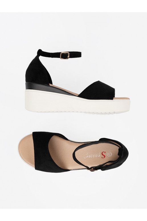 Černé sandály  na bíléj ie Černé sandály  na bíléj ie