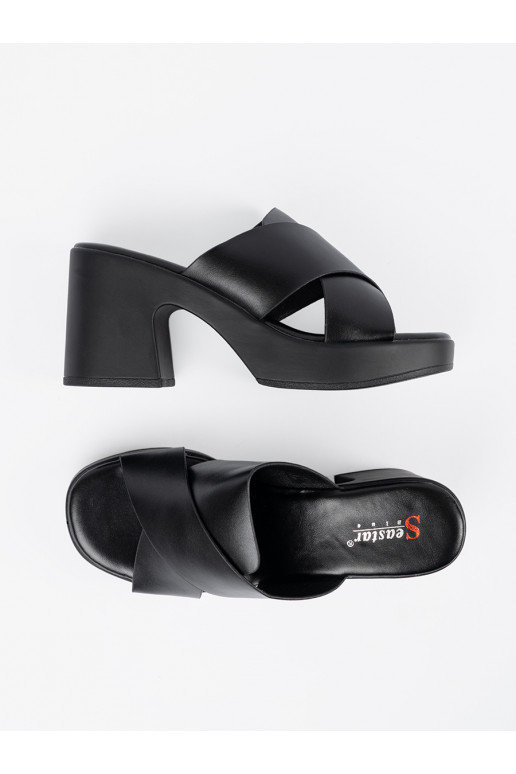 Černé Pantofle na podpatku Černé Pantofle na podpatku