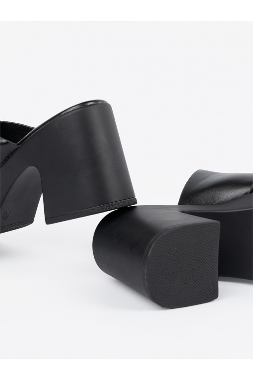 Černé Pantofle na podpatku Černé Pantofle na podpatku