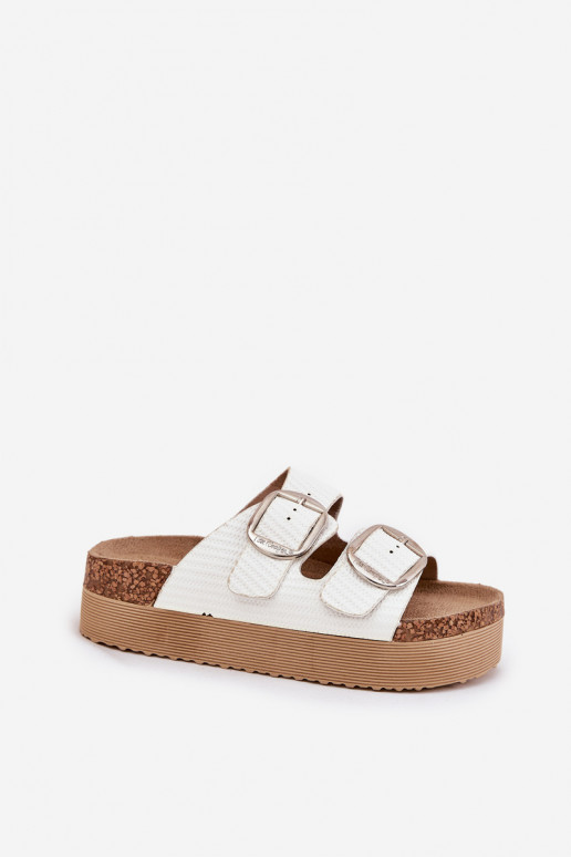 Dámské pantofle Platformie s přezkami Lee Cooper LCW-25-35-3496L bílé Dámské pantofle Platformie s přezkami Lee Cooper LCW-25-35-3496L bílé