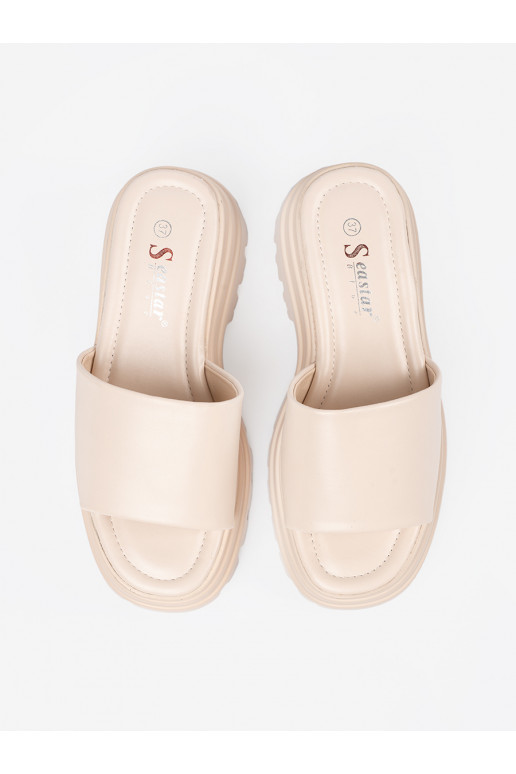 Pantofle s platformou  Pantofle s platformou