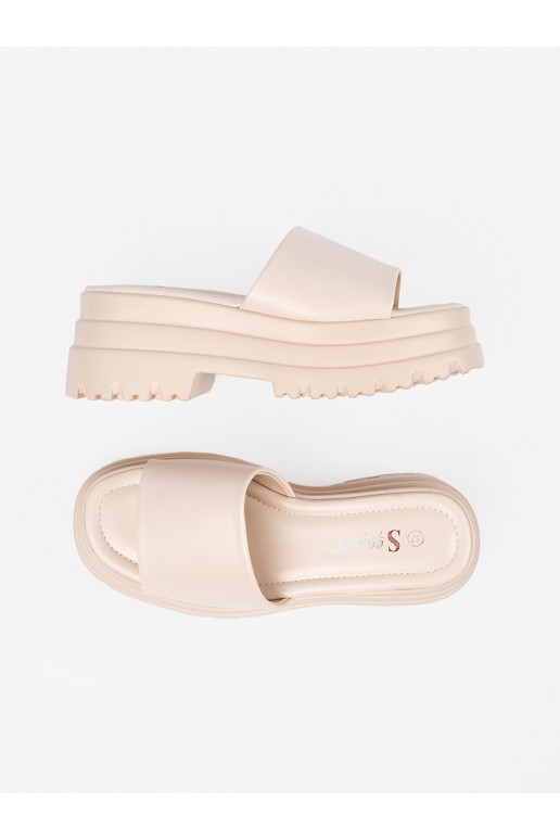 Pantofle s platformou  Pantofle s platformou