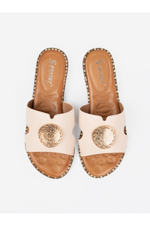 Pantofle  se zlatými detaily Pantofle  se zlatými detaily