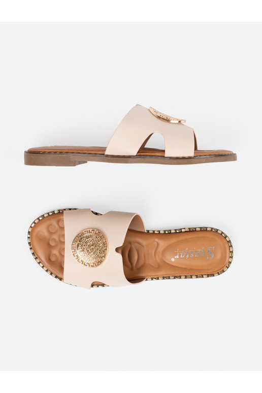 Pantofle  se zlatými detaily Pantofle  se zlatými detaily