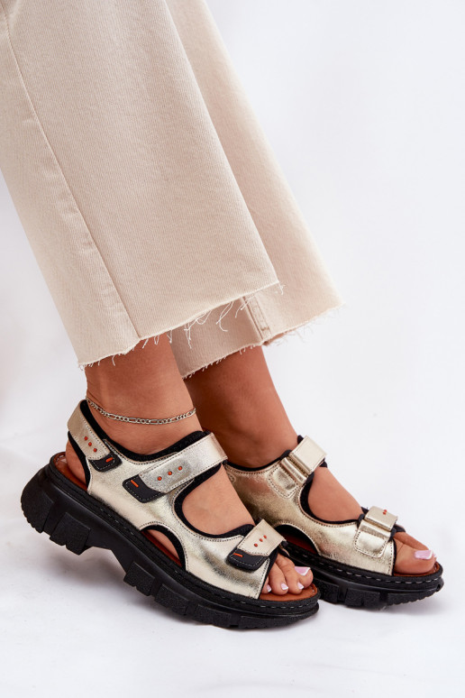 Dámské sandály  Z s lepeným zapínánímami Artiker 56C0469 zlaté barvy