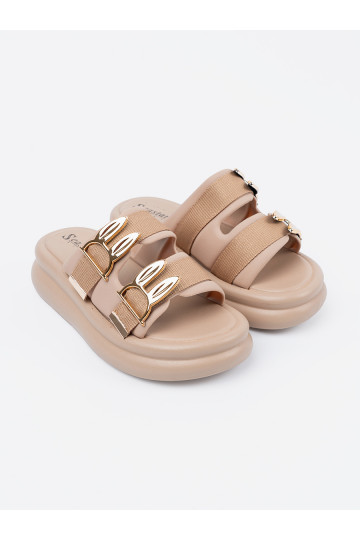 Pantofle ze mi klamrami s platformou beż 2