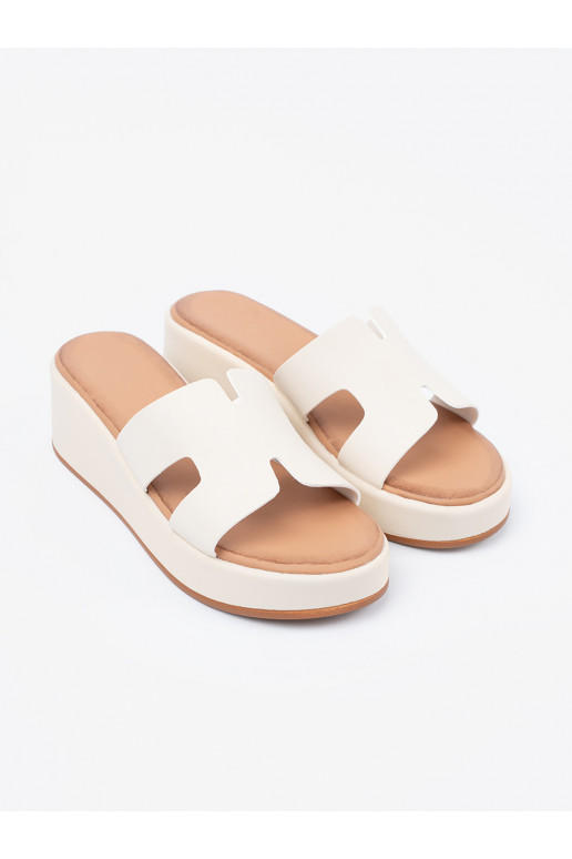 Dámské pantofle s platformou 