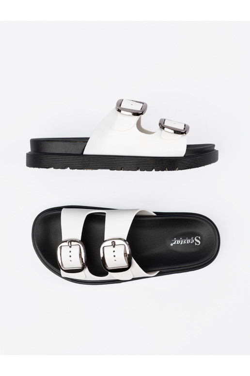 Pantofle bílé ze mi klamrami Pantofle bílé ze mi klamrami