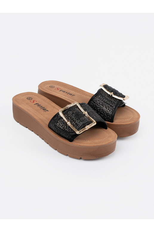 Pantofle Černé zdobione złotą klamrą Pantofle Černé zdobione złotą klamrą