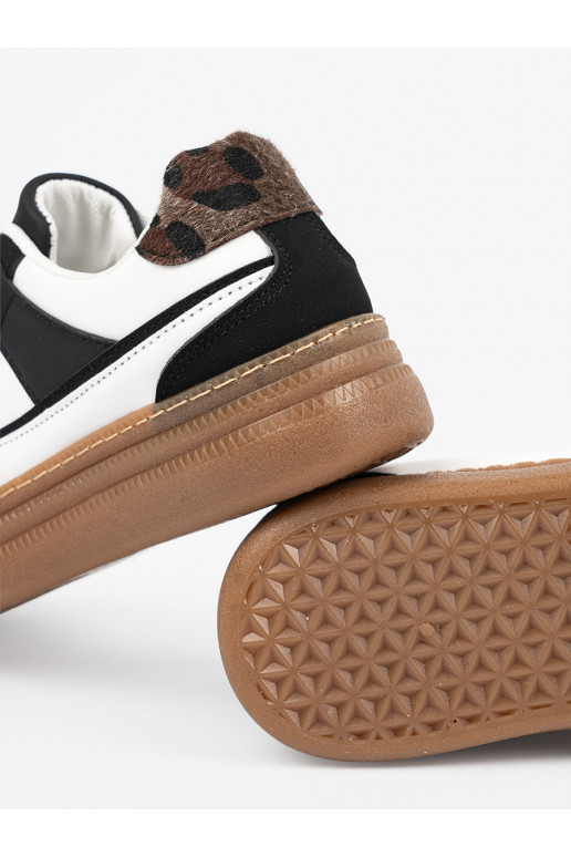 Tenisky  z wstawkami  Tenisky  z wstawkami