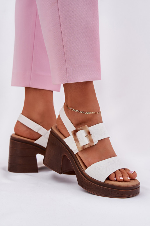 Dámské sandály se širokým podpatkem a platformou Vinceza 17387 bílé Dámské sandály se širokým podpatkem a platformou Vinceza 17387 bílé