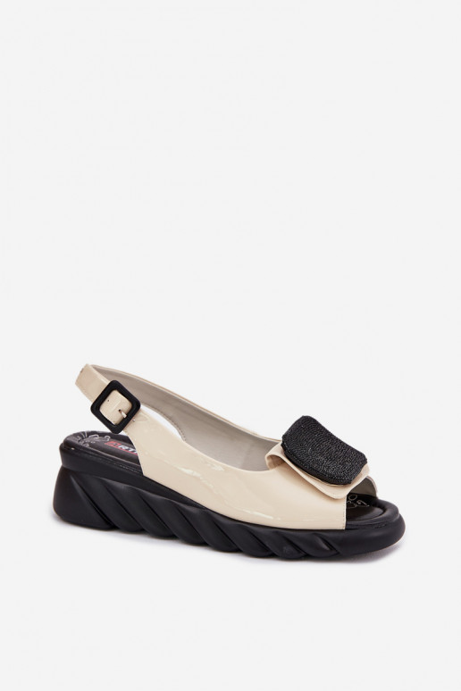 Lakované dámské sandály   Artiker 56C1567 béžové  Lakované dámské sandály   Artiker 56C1567 béžové