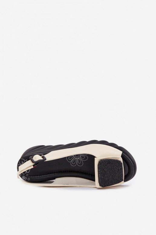 Lakované dámské sandály   Artiker 56C1567 béžové  Lakované dámské sandály   Artiker 56C1567 béžové