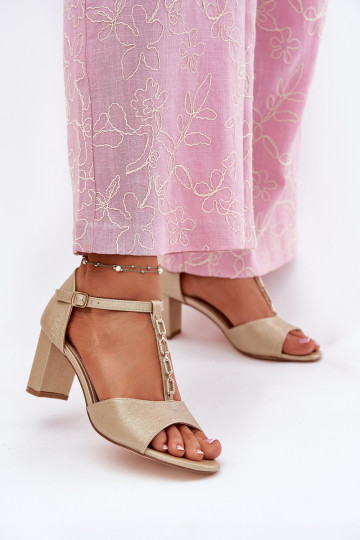 Dámské sandály na vysokém podpatku se zdobenými podpatky z ekologické kůže zlaté barvy Triavera 2