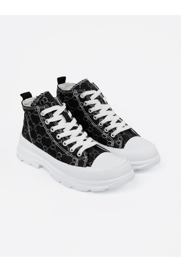 se šněrováním Černé boty s platformou 2