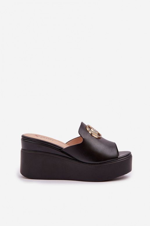 Šlepetės su platforma I Koturnie su... Šlepetės su platforma I Koturnie su...