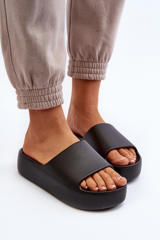  Pantofle s masivní podrážkou Černé Oreithano