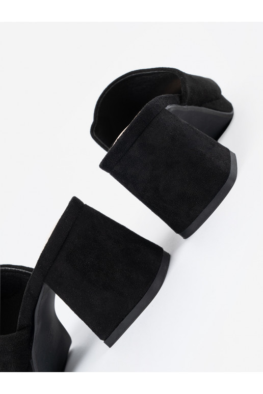 Černé Pantofle   Černé Pantofle