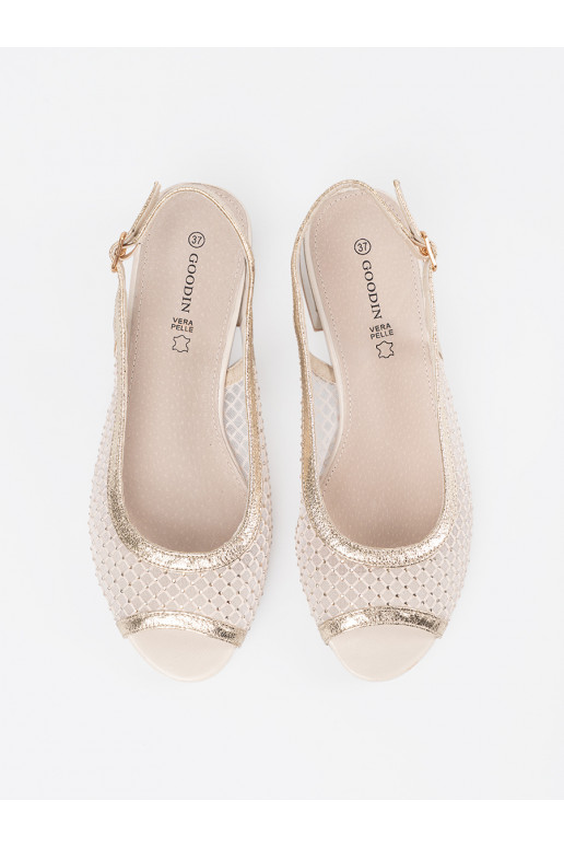 zlaté barvy sandály z ozdobną siateczką