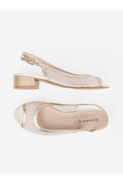 zlaté barvy sandály z ozdobną siateczką