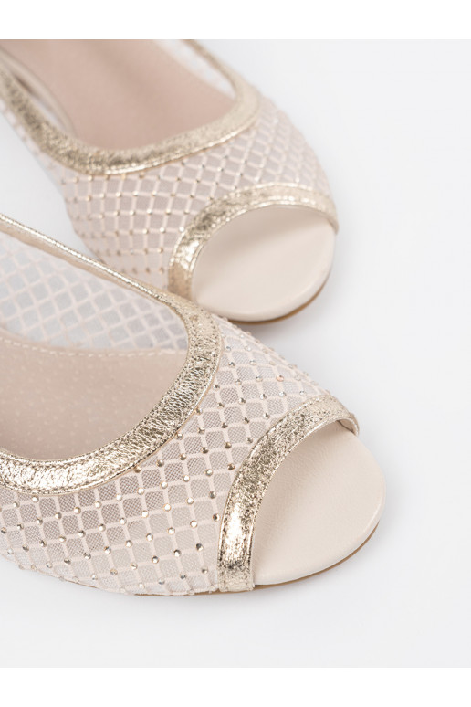 zlaté barvy sandály z ozdobną siateczką
